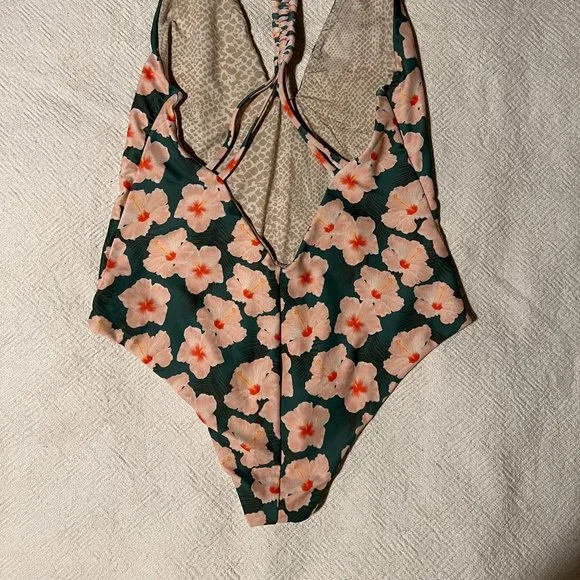 ACACIA One Piece Swimsuit, SMALL, Worn but good cond. Green + Pink Hibiscus